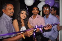 Tashu Kaushik Launches Naturals Family Salon